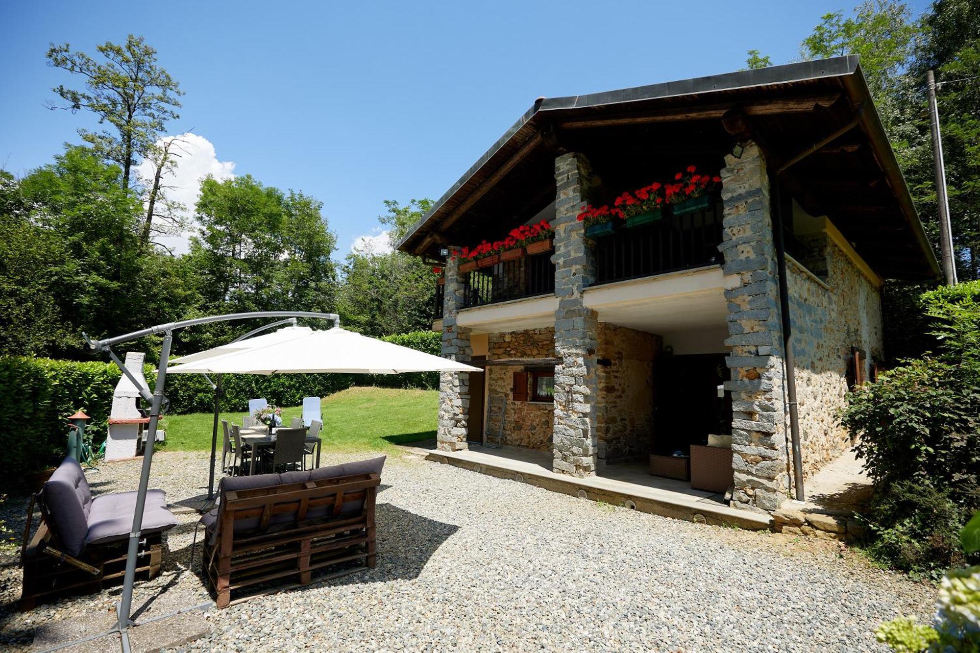 Villetta Con Giardino ⭑⭑⭑⭑⭑ - Wifi, Dogs Allowed Biella Buitenkant foto